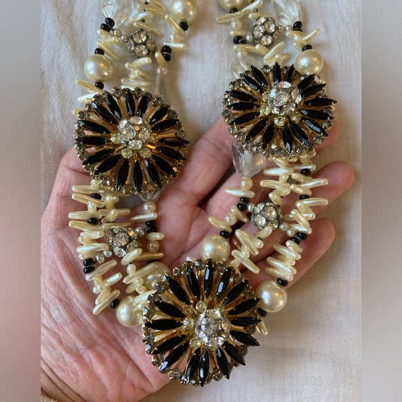 Olympia Gibson Faux Pearls Shells and Stones‎ Statement Floral Necklace - Picture 1 of 13